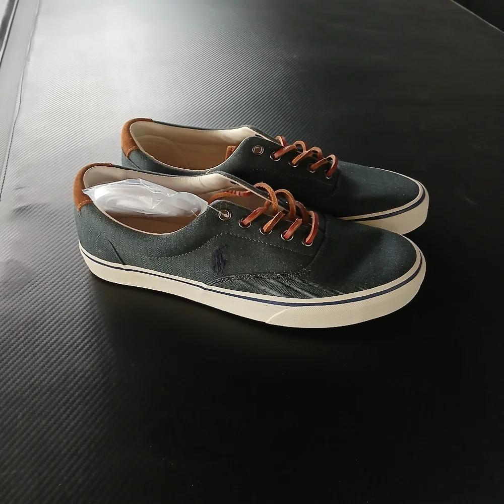 NWB, Polo by Ralph Lauren Men's Canvas Sneakers. Sz. 10.5 - Picture 2 of 5